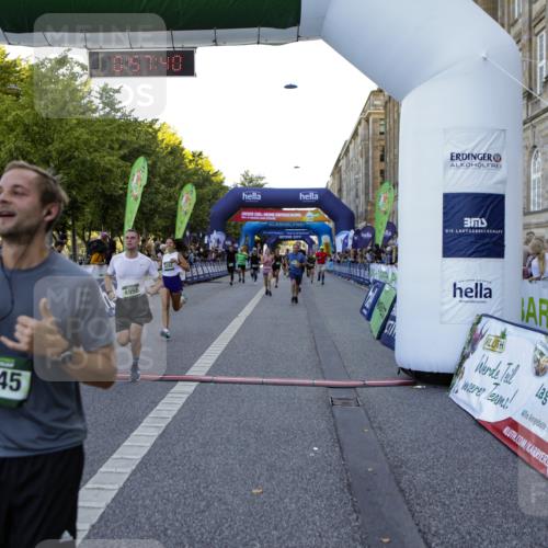 01.09.2024 - BARMER Alsterlauf Kathrin Stürmer Photography http://msf.ph/oto/6970035 01.09.2024 09:57:38 Ziel 2345, 2465, 2680, 3205, 3227, 3414, 3624, 3626, 4076, 4345, 4379, 4513, 4981, 5163, 8206, 2678, 2925, 3214, 3464, 3743, 3783, 4150, 4440, 4510, 4998, 5222, 5292, 8045, 8060, 8067, 8137, 8242, 8303 meine-sportfotos.de