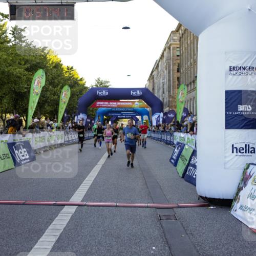 01.09.2024 - BARMER Alsterlauf Kathrin Stürmer Photography http://msf.ph/oto/6970041 01.09.2024 09:57:39 Ziel 2172, 2345, 2465, 2680, 3205, 3227, 3414, 3624, 3626, 4076, 4345, 4379, 4826, 4981, 8206, 2678, 2925, 2944, 3214, 3464, 3783, 4150, 4440, 4510, 4998, 5222, 5292, 8045, 8060, 8067, 8137, 8242, 8303 meine-sportfotos.de