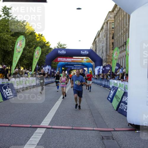 01.09.2024 - BARMER Alsterlauf Kathrin Stürmer Photography http://msf.ph/oto/6970045 01.09.2024 09:57:40 Ziel 2172, 2345, 2465, 2680, 3004, 3227, 3414, 3624, 3626, 3675, 4047, 4076, 4345, 4379, 4826, 4981, 8206, 2678, 2925, 2944, 3214, 3464, 3783, 4150, 4440, 4510, 4998, 5222, 5292, 8045, 8060, 8067, 8137, 8242, 8303 meine-sportfotos.de