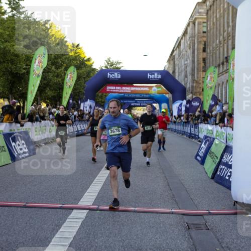 01.09.2024 - BARMER Alsterlauf Kathrin Stürmer Photography http://msf.ph/oto/6970050 01.09.2024 09:57:41 Ziel 2172, 2345, 2465, 2680, 3004, 3227, 3414, 3501, 3624, 3626, 3675, 3927, 4047, 4076, 4345, 4379, 4826, 4981, 8206, 2678, 2770, 2925, 2944, 3214, 3464, 3783, 4150, 4440, 4510, 4998, 5065, 5222, 5292, 8045, 8060, 8067, 8102, 8137, 8242, 8303 meine-sportfotos.de