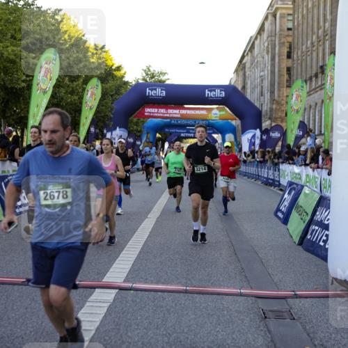 01.09.2024 - BARMER Alsterlauf Kathrin Stürmer Photography http://msf.ph/oto/6970055 01.09.2024 09:57:42 Ziel 2172, 2465, 2680, 3004, 3227, 3414, 3501, 3624, 3626, 3675, 3927, 4047, 4076, 4345, 4379, 4826, 4981, 8206, 2678, 2770, 2925, 2944, 3214, 3464, 3783, 4150, 4440, 4510, 4907, 4998, 5065, 5222, 5292, 8045, 8060, 8067, 8102, 8137, 8242, 8303 meine-sportfotos.de