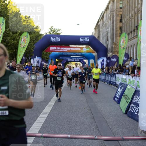 01.09.2024 - BARMER Alsterlauf Kathrin Stürmer Photography http://msf.ph/oto/6970069 01.09.2024 09:57:48 Ziel 2172, 2465, 2796, 2857, 3004, 3227, 3414, 3450, 3501, 3675, 3927, 3982, 4047, 4050, 4120, 4345, 4496, 4610, 4826, 4981, 8206, 8239, 1176, 2062, 2242, 2479, 2770, 2905, 2925, 2944, 3017, 3214, 3217, 3435, 3464, 3468, 3783, 3803, 3951, 4150, 4384, 4440, 4498, 4510, 4907, 5065, 8019, 8060, 8067, 8084, 8102, 8137, 8172, 8242 meine-sportfotos.de