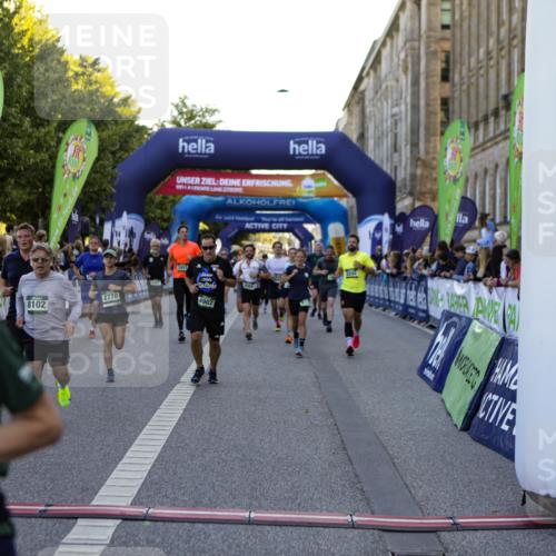 01.09.2024 - BARMER Alsterlauf Kathrin Stürmer Photography http://msf.ph/oto/6970070 01.09.2024 09:57:48 Ziel 2172, 2465, 2796, 2857, 3004, 3227, 3414, 3450, 3501, 3675, 3927, 3982, 4047, 4050, 4120, 4345, 4496, 4610, 4826, 4981, 8206, 8239, 1176, 2062, 2242, 2479, 2770, 2905, 2925, 2944, 3017, 3214, 3217, 3435, 3464, 3468, 3783, 3803, 3951, 4150, 4384, 4440, 4498, 4510, 4907, 5065, 8019, 8060, 8067, 8084, 8102, 8137, 8172, 8242 meine-sportfotos.de