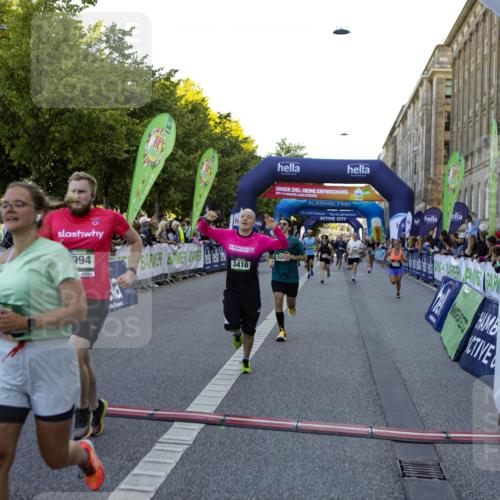 01.09.2024 - BARMER Alsterlauf Kathrin Stürmer Photography http://msf.ph/oto/6970202 01.09.2024 09:59:13 Ziel 2087, 2337, 2390, 2391, 2412, 2668, 2977, 3274, 3510, 3875, 3907, 3940, 4093, 4151, 4277, 4278, 4325, 4361, 4392, 4524, 4770, 4785, 4930, 5124, 5125, 5204, 5205, 5237, 8163, 8321, 2020, 2174, 2252, 2303, 2723, 2923, 2932, 3410, 3485, 3489, 3727, 3995, 4293, 4444, 4670, 4956, 4994, 5092, 5244, 5298, 5303, 8057, 8148, 8267 meine-sportfotos.de