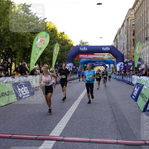 01.09.2024 - BARMER Alsterlauf Kathrin Stürmer Photography http://msf.ph/oto/6970386 01.09.2024 10:01:05 Ziel 2245, 2282, 2942, 3470, 3504, 3587, 3752, 3883, 4032, 4301, 4446, 5147, 5310, 8190, 2366, 2605, 2911, 3272, 3312, 3661, 3854, 3956, 4395, 4576, 4612, 4715, 4788, 5023, 8195 meine-sportfotos.de