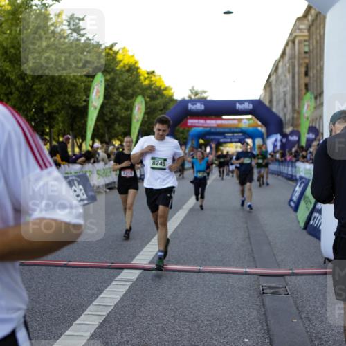 01.09.2024 - BARMER Alsterlauf Kathrin Stürmer Photography http://msf.ph/oto/6970405 01.09.2024 10:01:17 Ziel 2282, 2289, 2290, 2942, 3107, 3275, 3587, 3722, 3752, 3950, 4032, 4068, 4070, 4220, 4287, 4446, 4665, 4759, 4771, 4945, 5081, 5096, 5111, 5147, 5296, 8062, 2040, 2315, 2486, 2935, 2973, 3137, 3328, 3329, 3661, 4191, 4192, 4576, 4602, 4788, 5028, 5224, 5225, 8073, 8195, 8245, 8302, 8363 meine-sportfotos.de