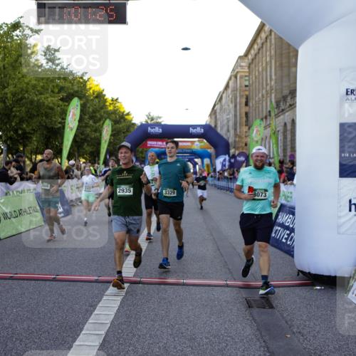 01.09.2024 - BARMER Alsterlauf Kathrin Stürmer Photography http://msf.ph/oto/6970413 01.09.2024 10:01:23 Ziel 2059, 2289, 2290, 3107, 3134, 3275, 3722, 3752, 3817, 3950, 4068, 4070, 4220, 4287, 4446, 4665, 4759, 4771, 4941, 4945, 5081, 5096, 5111, 5296, 8062, 2004, 2040, 2250, 2315, 2486, 2935, 2973, 3170, 3329, 3957, 3968, 4191, 4192, 4354, 4466, 4559, 4695, 5224, 5225, 8073, 8245, 8302, 8363 meine-sportfotos.de