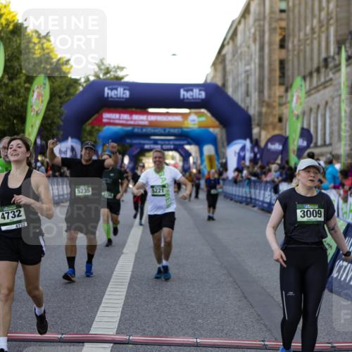 01.09.2024 - BARMER Alsterlauf Kathrin Stürmer Photography http://msf.ph/oto/6971210 01.09.2024 10:08:49 Ziel 2023, 2085, 2142, 2434, 2754, 3508, 3554, 3855, 4131, 4132, 4552, 4863, 4868, 4991, 8097, 2301, 2345, 2781, 2817, 2999, 3009, 3068, 3205, 3552, 4139, 4296, 4379, 4472, 4490, 4513, 4732, 5163, 5172, 5221, 5235 meine-sportfotos.de