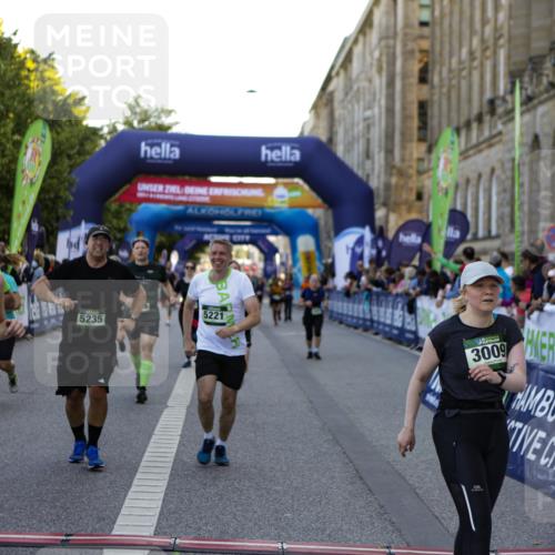 01.09.2024 - BARMER Alsterlauf Kathrin Stürmer Photography http://msf.ph/oto/6971212 01.09.2024 10:08:49 Ziel 2023, 2085, 2142, 2434, 2754, 3508, 3554, 3855, 4131, 4132, 4552, 4863, 4868, 4991, 8097, 2301, 2345, 2781, 2817, 2999, 3009, 3068, 3205, 3552, 4139, 4296, 4379, 4472, 4490, 4513, 4732, 5163, 5172, 5221, 5235 meine-sportfotos.de