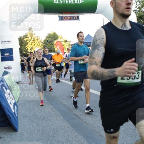 01.09.2024 - BARMER Alsterlauf Kathrin Stürmer Photography http://msf.ph/oto/6976707 01.09.2024 09:13:24 Ziel  meine-sportfotos.de