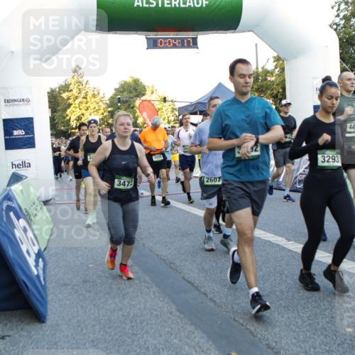 01.09.2024 - BARMER Alsterlauf Kathrin Stürmer Photography http://msf.ph/oto/6976710 01.09.2024 09:13:24 Ziel  meine-sportfotos.de