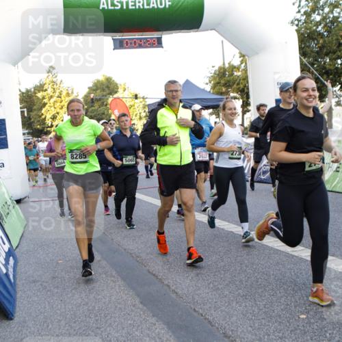 01.09.2024 - BARMER Alsterlauf Kathrin Stürmer Photography http://msf.ph/oto/6976762 01.09.2024 09:13:37 Ziel  meine-sportfotos.de