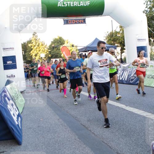 01.09.2024 - BARMER Alsterlauf Kathrin Stürmer Photography http://msf.ph/oto/6976814 01.09.2024 09:13:52 Ziel  meine-sportfotos.de