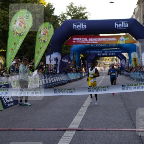 01.09.2024 - BARMER Alsterlauf Kathrin Stürmer Photography http://msf.ph/oto/6976978 01.09.2024 09:28:53 Ziel 3, 7 meine-sportfotos.de