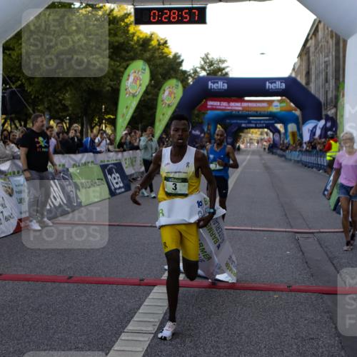 01.09.2024 - BARMER Alsterlauf Kathrin Stürmer Photography http://msf.ph/oto/6976996 01.09.2024 09:28:56 Ziel 3, 7 meine-sportfotos.de