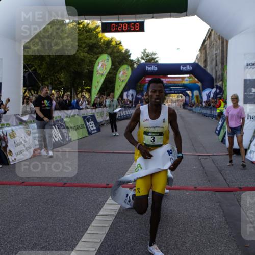 01.09.2024 - BARMER Alsterlauf Kathrin Stürmer Photography http://msf.ph/oto/6976999 01.09.2024 09:28:56 Ziel 3, 7 meine-sportfotos.de