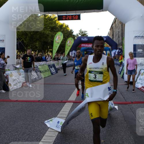 01.09.2024 - BARMER Alsterlauf Kathrin Stürmer Photography http://msf.ph/oto/6977001 01.09.2024 09:28:57 Ziel 3, 7 meine-sportfotos.de