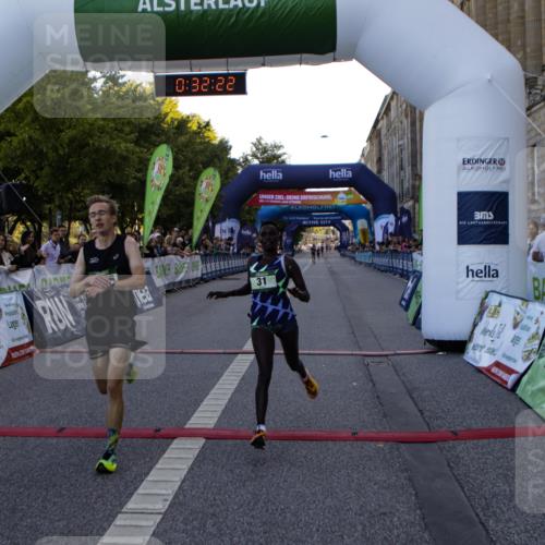01.09.2024 - BARMER Alsterlauf Kathrin Stürmer Photography http://msf.ph/oto/6977008 01.09.2024 09:32:20 Ziel 15, 31, 4976 meine-sportfotos.de