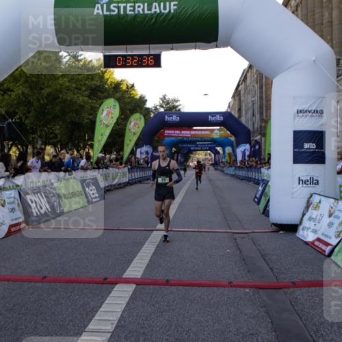 01.09.2024 - BARMER Alsterlauf Kathrin Stürmer Photography http://msf.ph/oto/6977014 01.09.2024 09:32:34 Ziel 15, 17, 33, 5048 meine-sportfotos.de