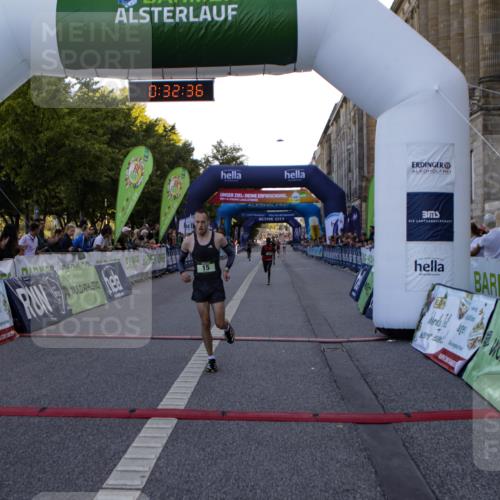 01.09.2024 - BARMER Alsterlauf Kathrin Stürmer Photography http://msf.ph/oto/6977017 01.09.2024 09:32:35 Ziel 9, 15, 17, 33, 5048 meine-sportfotos.de