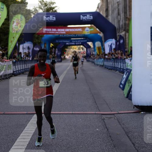 01.09.2024 - BARMER Alsterlauf Kathrin Stürmer Photography http://msf.ph/oto/6977027 01.09.2024 09:32:39 Ziel 9, 17, 33, 4884, 5048 meine-sportfotos.de