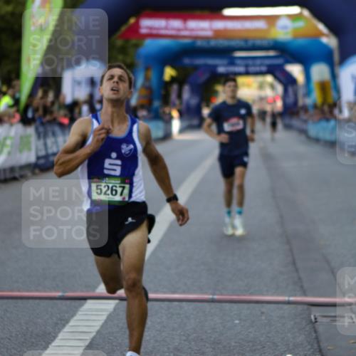 01.09.2024 - BARMER Alsterlauf Kathrin Stürmer Photography http://msf.ph/oto/6977072 01.09.2024 09:36:00 Ziel 2906, 5095, 5267 meine-sportfotos.de