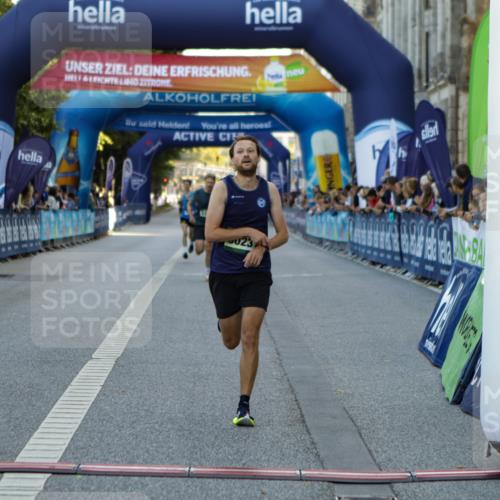 01.09.2024 - BARMER Alsterlauf Kathrin Stürmer Photography http://msf.ph/oto/6977083 01.09.2024 09:36:14 Ziel 2527, 3729, 8023, 8382 meine-sportfotos.de