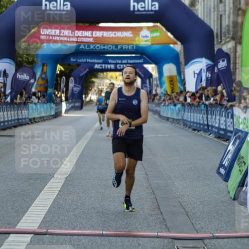 01.09.2024 - BARMER Alsterlauf Kathrin Stürmer Photography http://msf.ph/oto/6977084 01.09.2024 09:36:14 Ziel 2527, 3729, 8023, 8382 meine-sportfotos.de