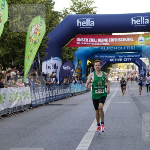 01.09.2024 - BARMER Alsterlauf Kathrin Stürmer Photography http://msf.ph/oto/6977111 01.09.2024 09:37:02 Ziel 36, 37, 4754, 4885, 5269, 5270 meine-sportfotos.de