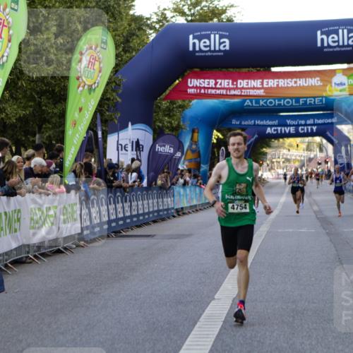 01.09.2024 - BARMER Alsterlauf Kathrin Stürmer Photography http://msf.ph/oto/6977112 01.09.2024 09:37:02 Ziel 36, 37, 4754, 4885, 5269, 5270 meine-sportfotos.de