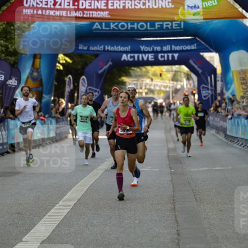 01.09.2024 - BARMER Alsterlauf Kathrin Stürmer Photography http://msf.ph/oto/6977126 01.09.2024 09:38:55 Ziel 3286, 3398, 3585, 3701, 3793, 4034, 4098, 4229, 4525, 4955, 5017, 5044, 5105, 8380 meine-sportfotos.de