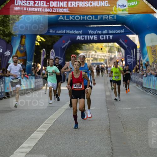 01.09.2024 - BARMER Alsterlauf Kathrin Stürmer Photography http://msf.ph/oto/6977127 01.09.2024 09:38:55 Ziel 3286, 3398, 3585, 3701, 3793, 4034, 4098, 4229, 4525, 4955, 5017, 5044, 5105, 8380 meine-sportfotos.de