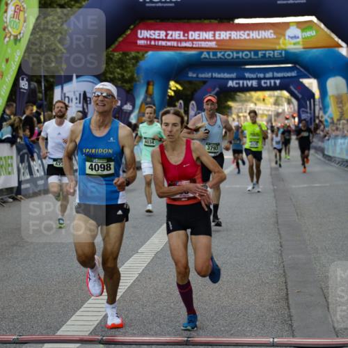01.09.2024 - BARMER Alsterlauf Kathrin Stürmer Photography http://msf.ph/oto/6977136 01.09.2024 09:38:59 Ziel 3286, 3398, 3585, 3604, 3701, 3793, 4034, 4098, 4229, 4525, 4849, 4955, 5017, 5044, 8360, 8380 meine-sportfotos.de