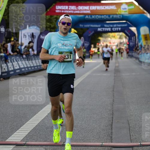 01.09.2024 - BARMER Alsterlauf Kathrin Stürmer Photography http://msf.ph/oto/6977142 01.09.2024 09:39:14 Ziel 2522, 3488, 4420, 4652, 8329, 8331, 8360 meine-sportfotos.de