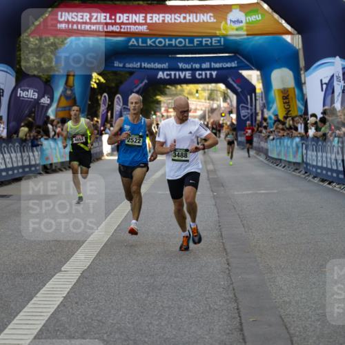 01.09.2024 - BARMER Alsterlauf Kathrin Stürmer Photography http://msf.ph/oto/6977146 01.09.2024 09:39:19 Ziel 2522, 3488, 3921, 3973, 4580, 4652 meine-sportfotos.de