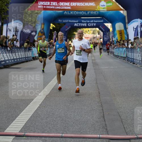 01.09.2024 - BARMER Alsterlauf Kathrin Stürmer Photography http://msf.ph/oto/6977149 01.09.2024 09:39:20 Ziel 2522, 3488, 3921, 3973, 4580, 4652 meine-sportfotos.de