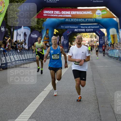 01.09.2024 - BARMER Alsterlauf Kathrin Stürmer Photography http://msf.ph/oto/6977155 01.09.2024 09:39:20 Ziel 2522, 3488, 3921, 3973, 4580, 4652 meine-sportfotos.de
