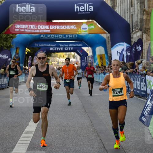 01.09.2024 - BARMER Alsterlauf Kathrin Stürmer Photography http://msf.ph/oto/6977197 01.09.2024 09:39:52 Ziel 3935, 4494, 5248, 5249, 8079, 8182 meine-sportfotos.de