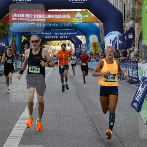 01.09.2024 - BARMER Alsterlauf Kathrin Stürmer Photography http://msf.ph/oto/6977198 01.09.2024 09:39:52 Ziel 3935, 4494, 5248, 5249, 8079, 8182 meine-sportfotos.de