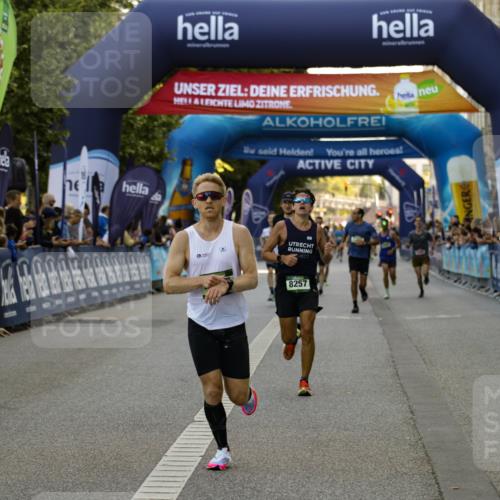 01.09.2024 - BARMER Alsterlauf Kathrin Stürmer Photography http://msf.ph/oto/6977220 01.09.2024 09:40:10 Ziel 2283, 2462, 3126, 3469, 4156, 4270, 4659, 4795, 5255, 8257, 8368 meine-sportfotos.de