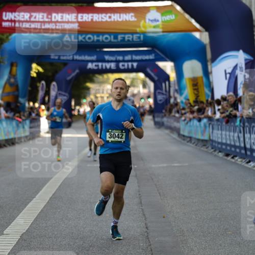 01.09.2024 - BARMER Alsterlauf Kathrin Stürmer Photography http://msf.ph/oto/6977236 01.09.2024 09:40:29 Ziel 3042, 4275, 4787, 4860, 4978 meine-sportfotos.de