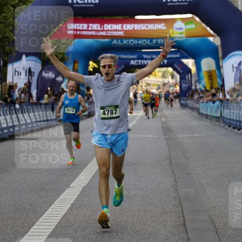 01.09.2024 - BARMER Alsterlauf Kathrin Stürmer Photography http://msf.ph/oto/6977241 01.09.2024 09:40:33 Ziel 3042, 4275, 4787, 4978 meine-sportfotos.de