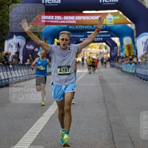 01.09.2024 - BARMER Alsterlauf Kathrin Stürmer Photography http://msf.ph/oto/6977243 01.09.2024 09:40:33 Ziel 3042, 4275, 4787, 4978 meine-sportfotos.de
