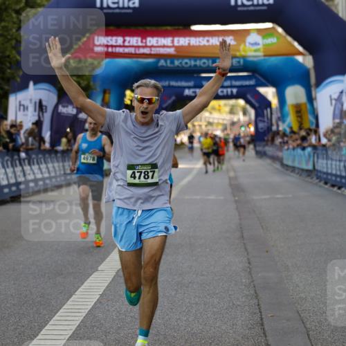 01.09.2024 - BARMER Alsterlauf Kathrin Stürmer Photography http://msf.ph/oto/6977244 01.09.2024 09:40:33 Ziel 3042, 4275, 4787, 4978 meine-sportfotos.de