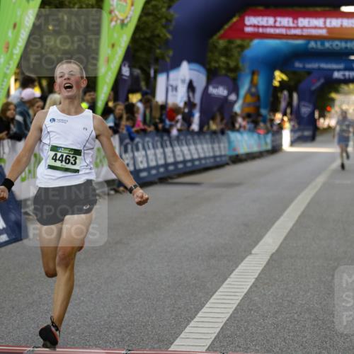 01.09.2024 - BARMER Alsterlauf Kathrin Stürmer Photography http://msf.ph/oto/6977263 01.09.2024 09:41:15 Ziel 2107, 3802, 4463 meine-sportfotos.de