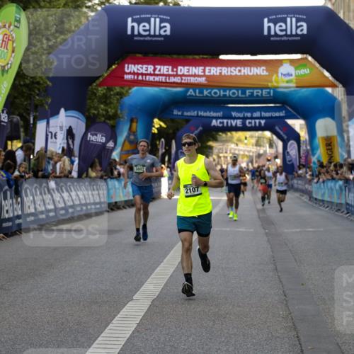 01.09.2024 - BARMER Alsterlauf Kathrin Stürmer Photography http://msf.ph/oto/6977268 01.09.2024 09:41:20 Ziel 2107, 3400, 3802, 3881, 4136, 4615 meine-sportfotos.de
