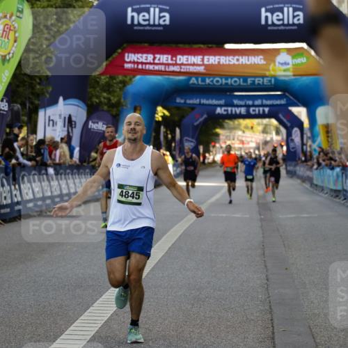 01.09.2024 - BARMER Alsterlauf Kathrin Stürmer Photography http://msf.ph/oto/6977290 01.09.2024 09:41:35 Ziel 2627, 3074, 3881, 4529, 4845, 5041, 8213, 8376 meine-sportfotos.de
