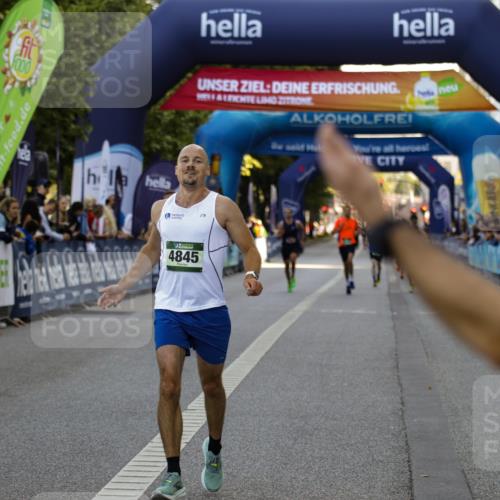 01.09.2024 - BARMER Alsterlauf Kathrin Stürmer Photography http://msf.ph/oto/6977291 01.09.2024 09:41:35 Ziel 2627, 3074, 3881, 4529, 4845, 5041, 8213, 8376 meine-sportfotos.de
