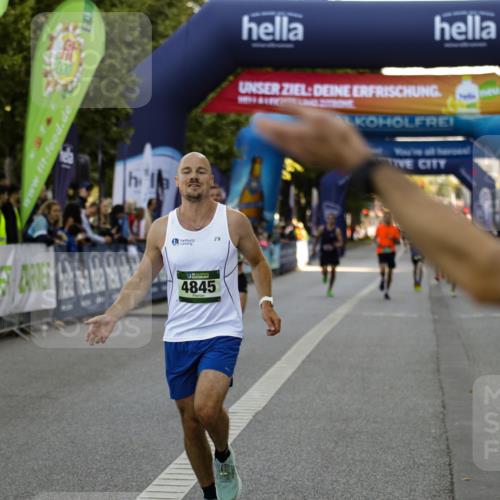 01.09.2024 - BARMER Alsterlauf Kathrin Stürmer Photography http://msf.ph/oto/6977293 01.09.2024 09:41:35 Ziel 2627, 3074, 3881, 4529, 4845, 5041, 8213, 8376 meine-sportfotos.de