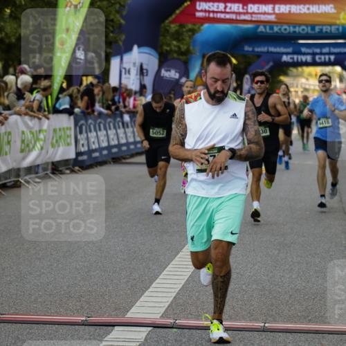 01.09.2024 - BARMER Alsterlauf Kathrin Stürmer Photography http://msf.ph/oto/6977313 01.09.2024 09:41:57 Ziel 2130, 3041, 3372, 4418, 4424, 4511, 4753, 4943, 5052, 8030, 8139 meine-sportfotos.de